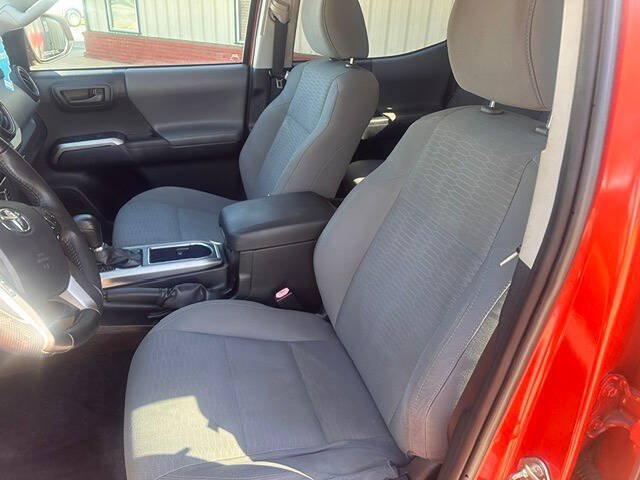 Used 2016 Toyota Tacoma SR5 w/ Towing Package RWD image 11