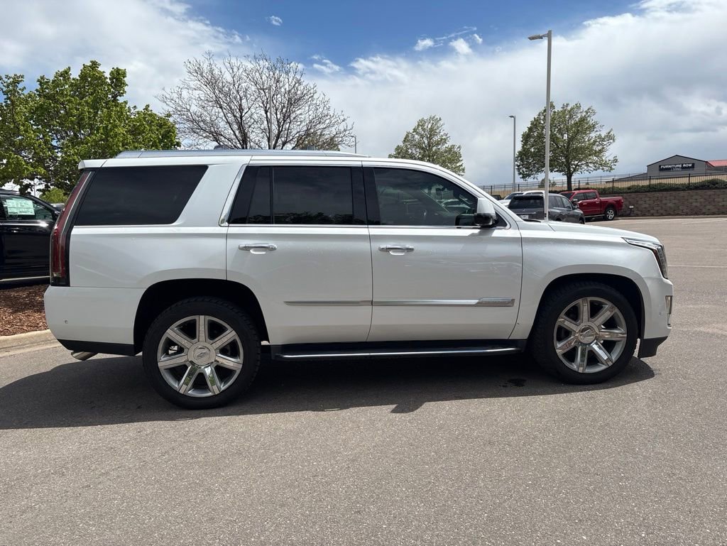 Used 2019 Cadillac Escalade Luxury AWD/4WD image 6