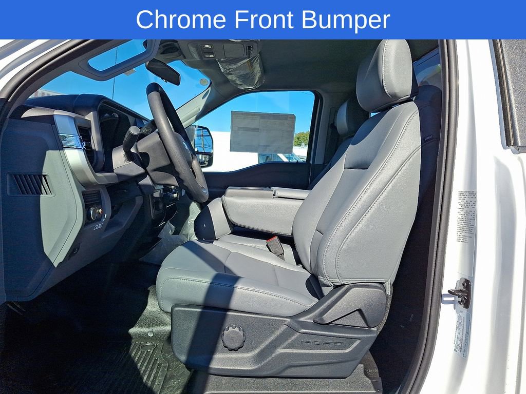 New 2025 Ford F550 4x4 Regular Cab Super Duty image 8