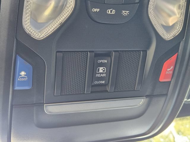 Used 2025 RAM 1500 Warlock AWD/4WD image 34