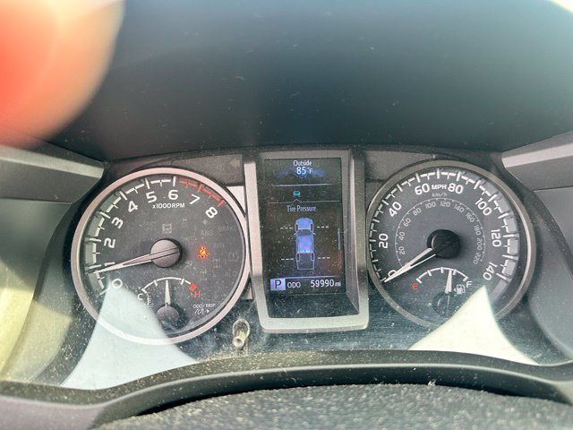 Used 2020 Toyota Tacoma TRD Off-Road w/ Technology Package AWD/4WD image 10