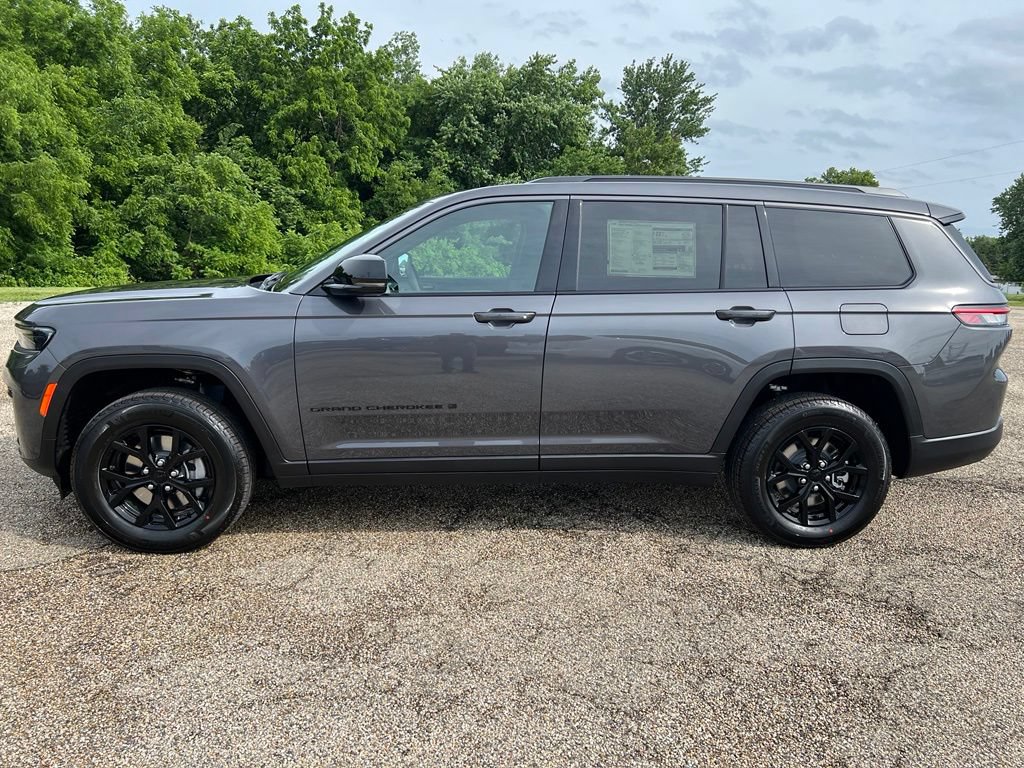 New 2026 Jeep Grand Cherokee L 4WD image 2