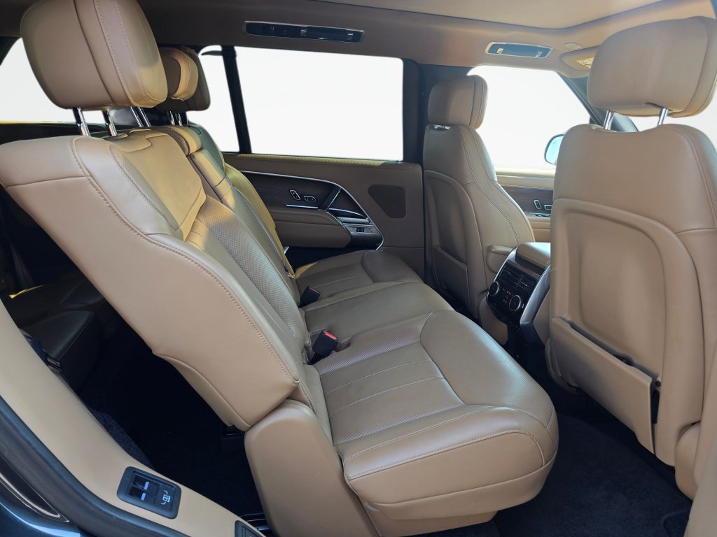 Used 2025 Land Rover Range Rover Long Wheelbase SE AWD/4WD image 26