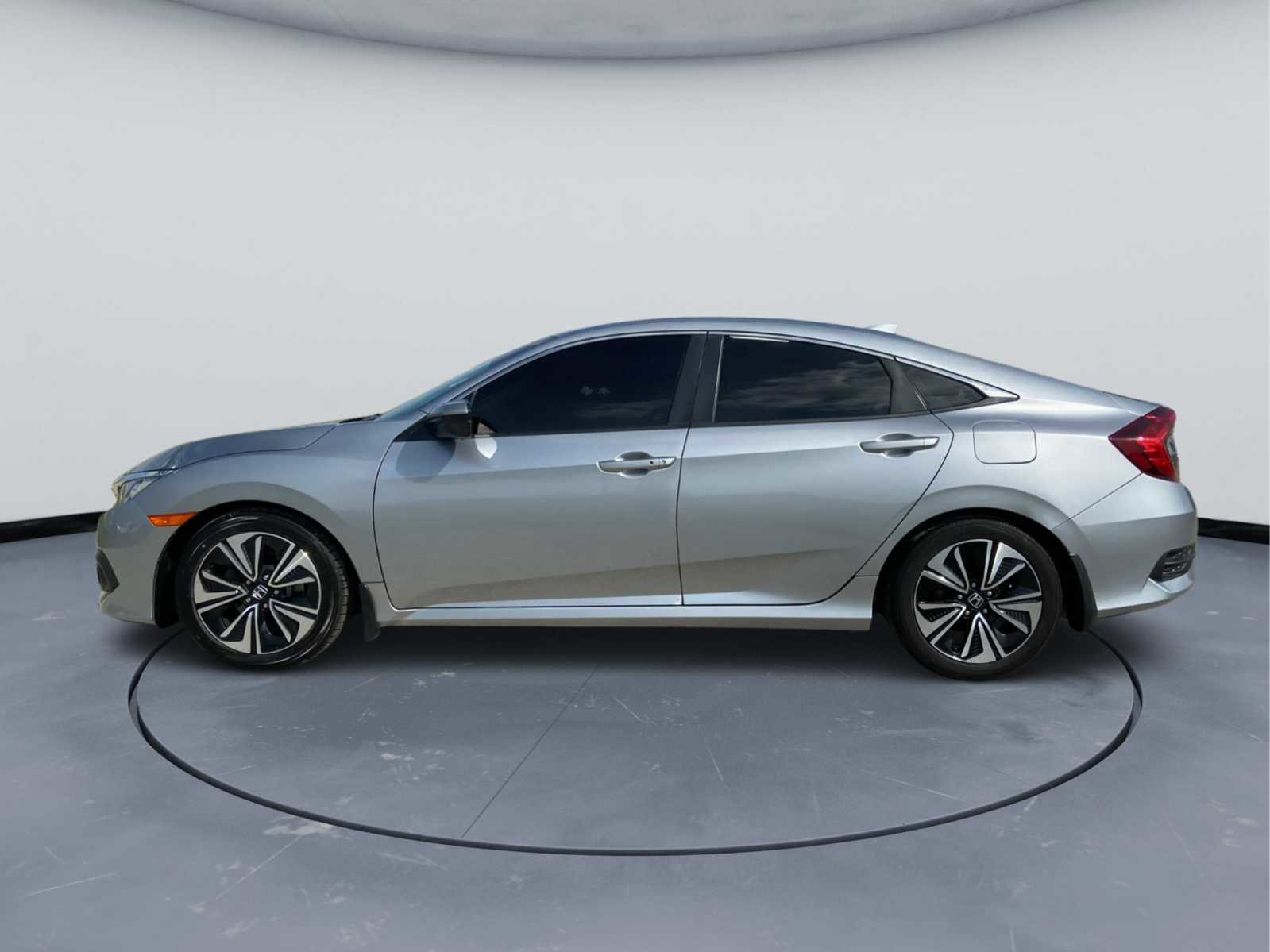 Used 2017 Honda Civic EX-T image 9