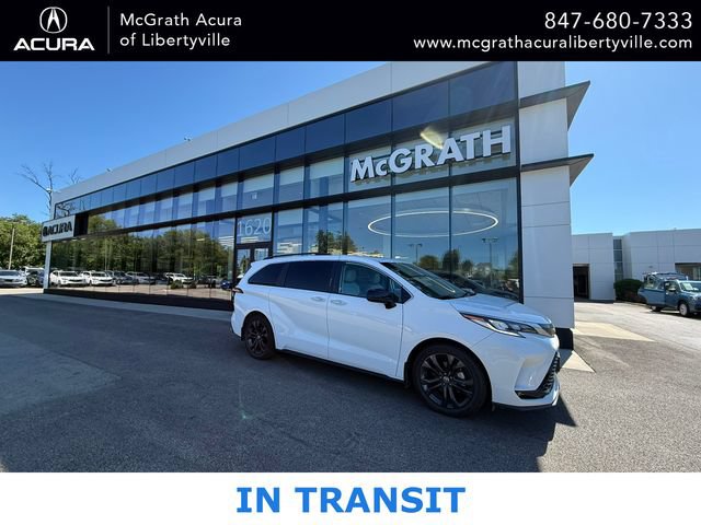Used 2023 Toyota Sienna XSE w/ XSE Plus Package FWD image 1