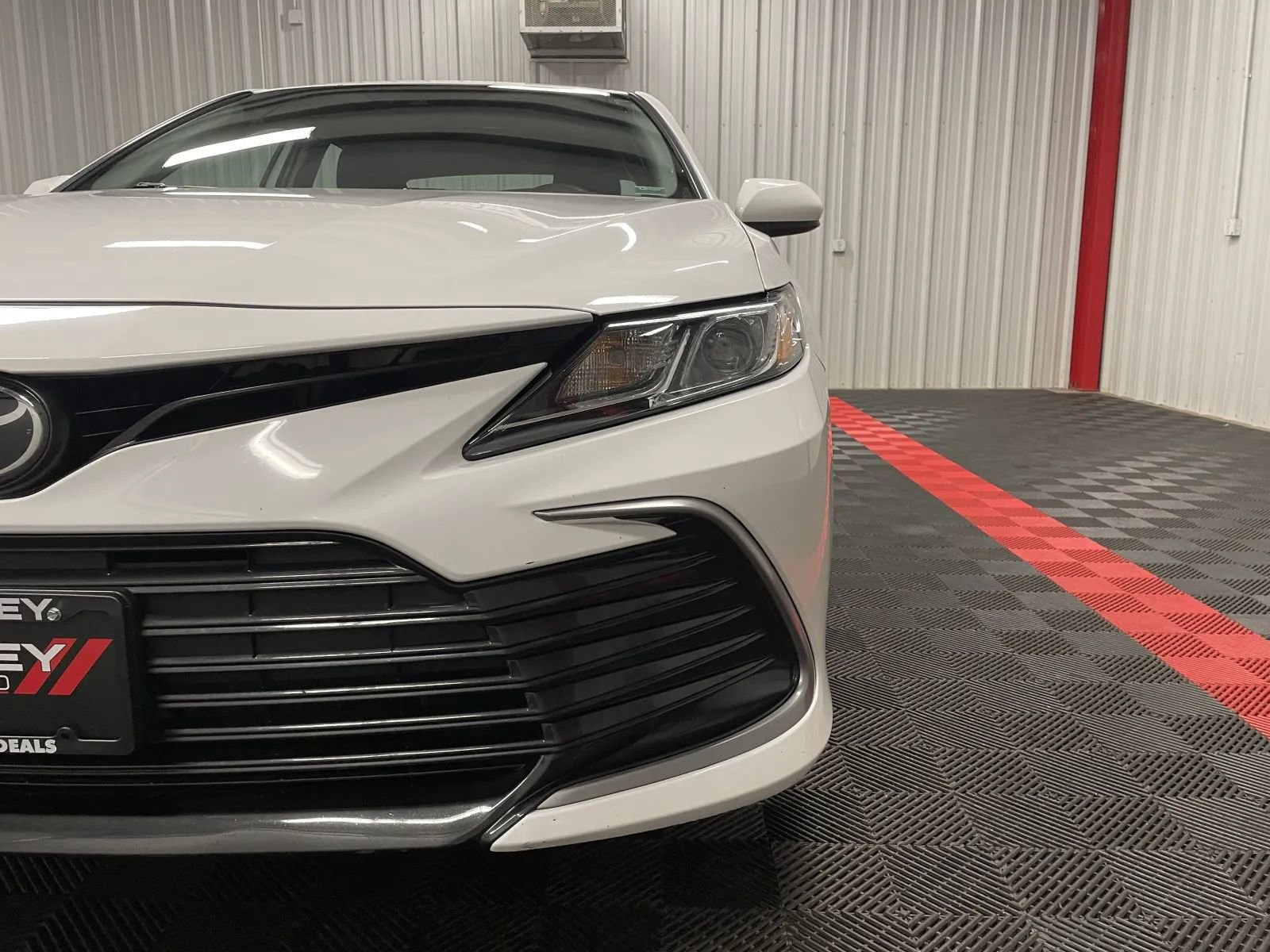 Used 2024 Toyota Camry LE image 9