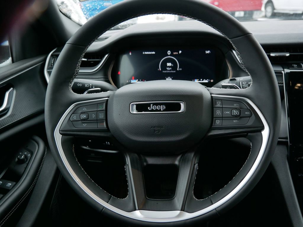 Used 2024 Jeep Grand Cherokee Altitude image 17