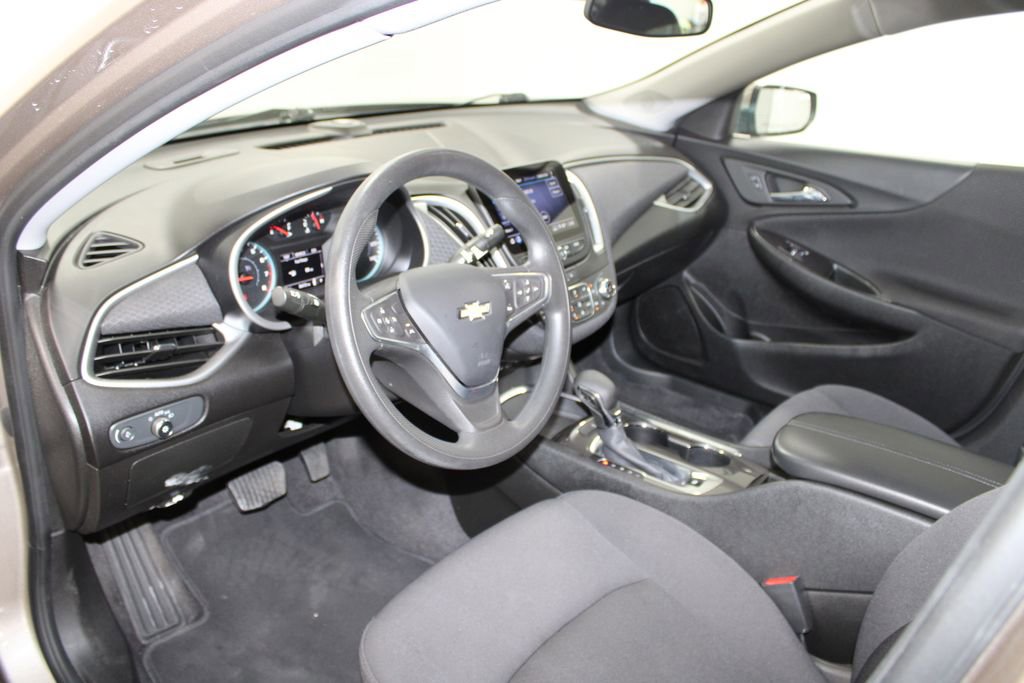Used 2023 Chevrolet Malibu LT image 21