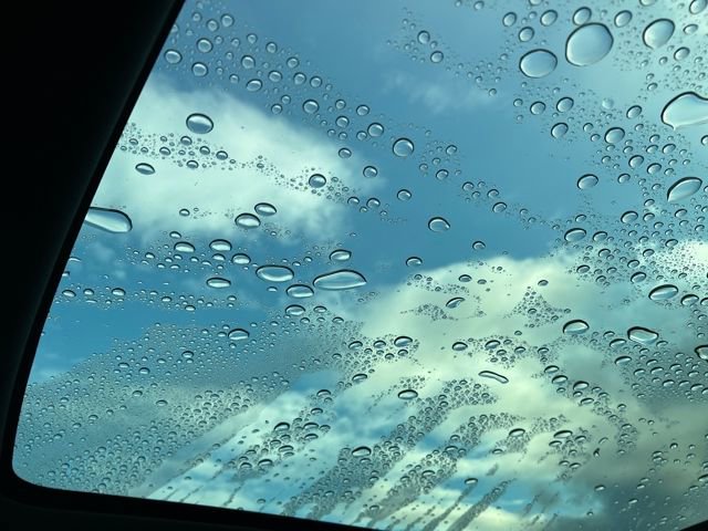 Used 2020 Land Rover Range Rover Evoque R-Dynamic HSE image 19