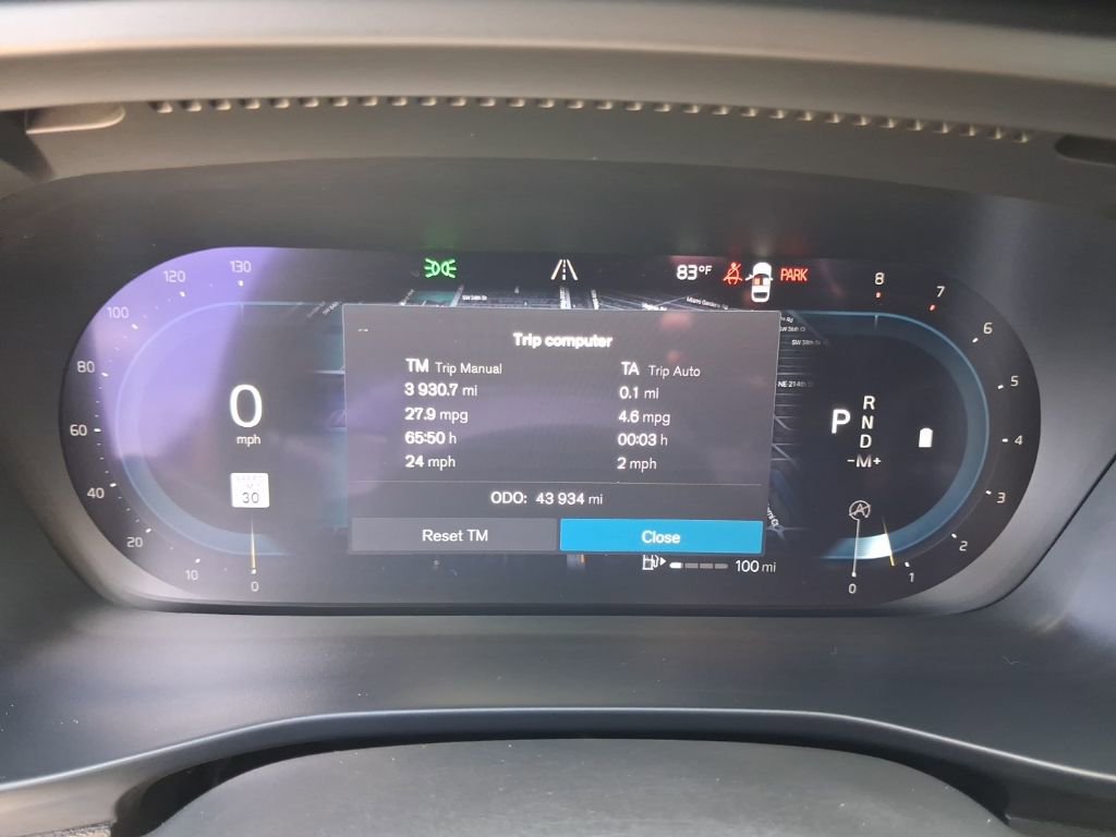 Used 2023 Volvo XC40 B5 Plus w/ Climate Package image 18