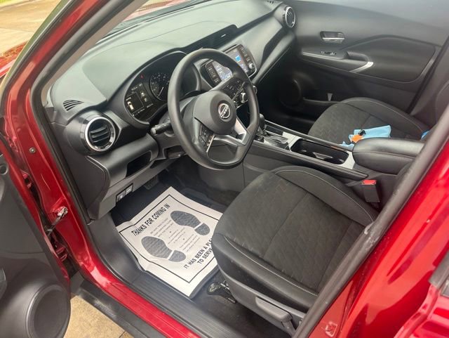 Used 2024 Nissan Kicks SV w/ Exterior Package FWD image 8