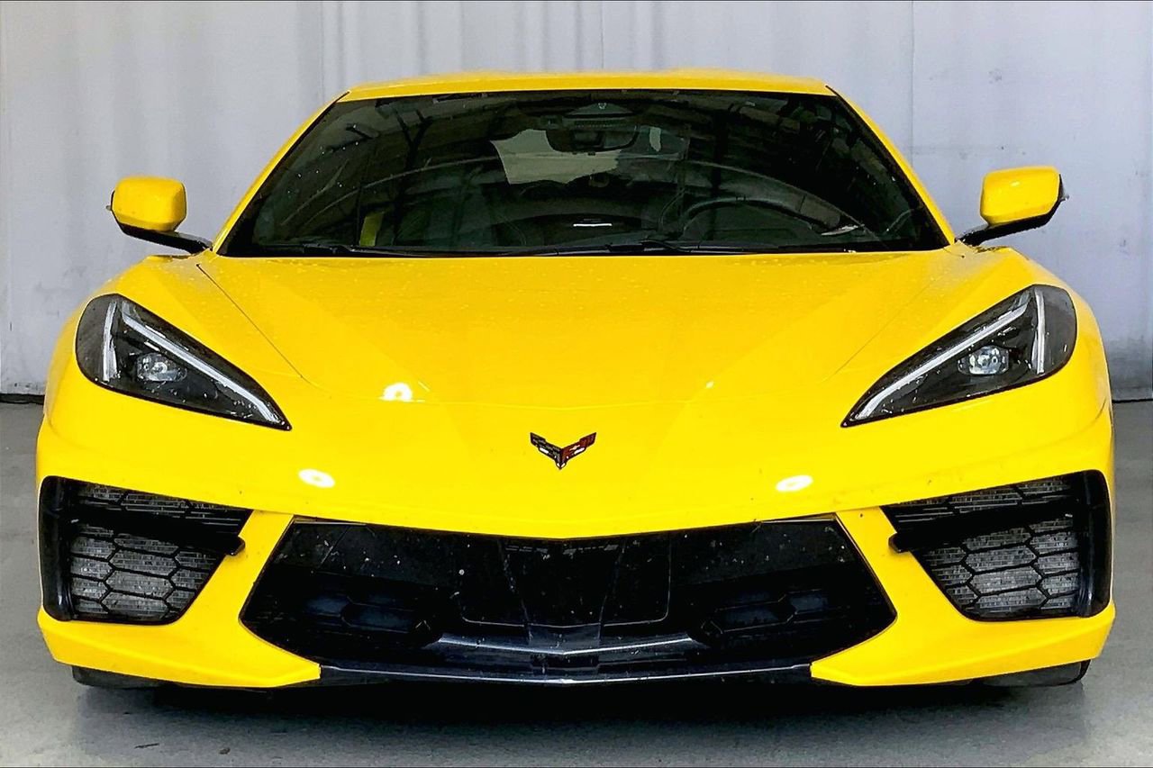 Used 2025 Chevrolet Corvette Stingray Coupe w/ 1LT RWD image 3