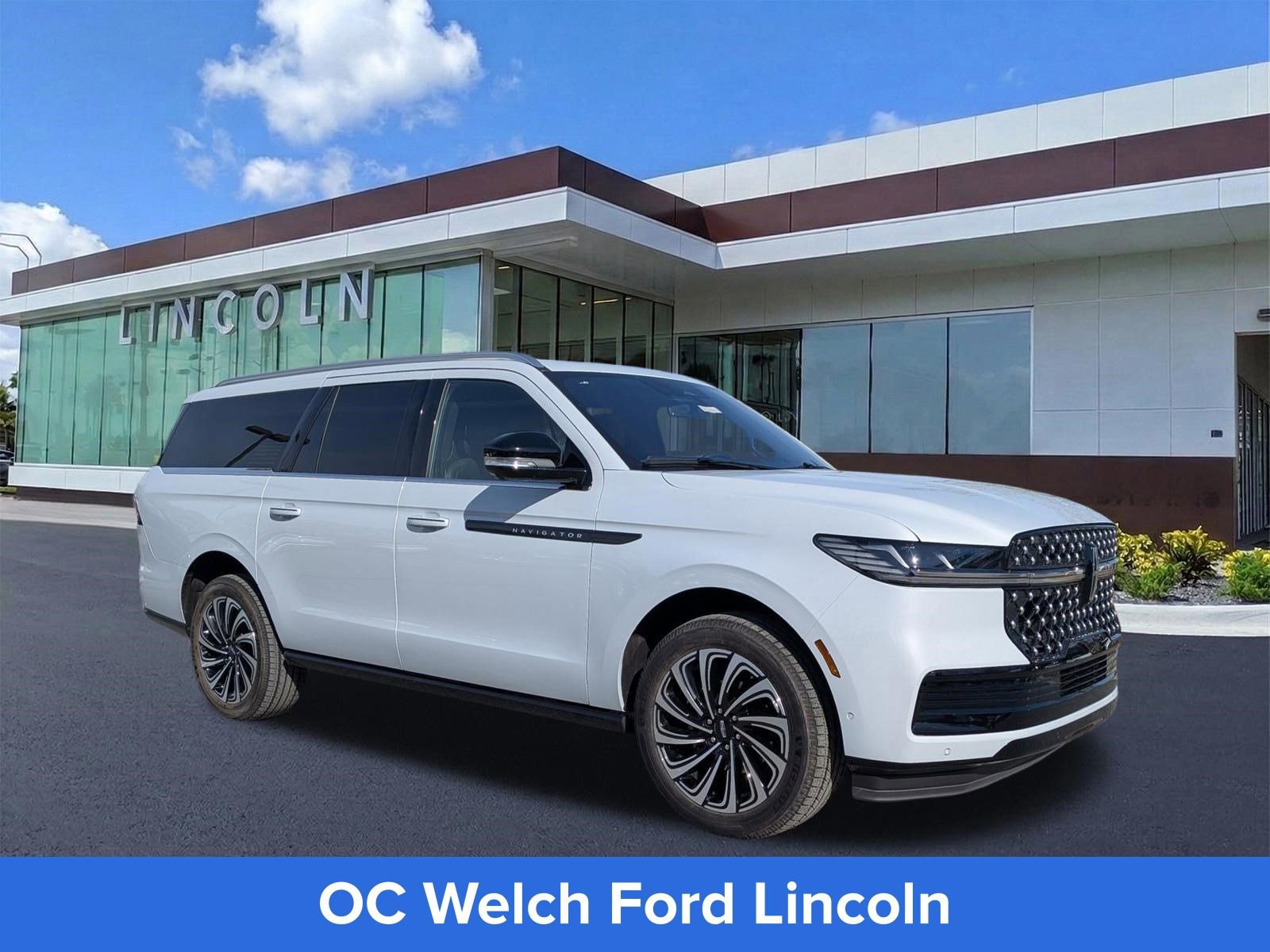 Certified 2025 Lincoln Navigator L Black Label image 3