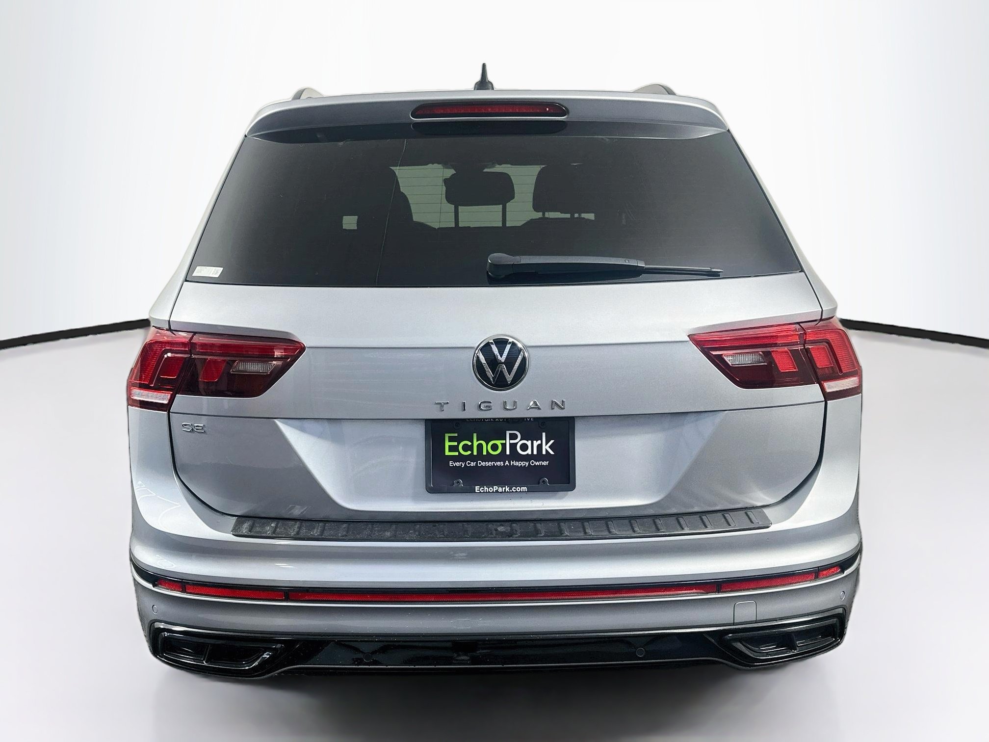 Used 2023 Volkswagen Tiguan SE R-Line FWD image 7