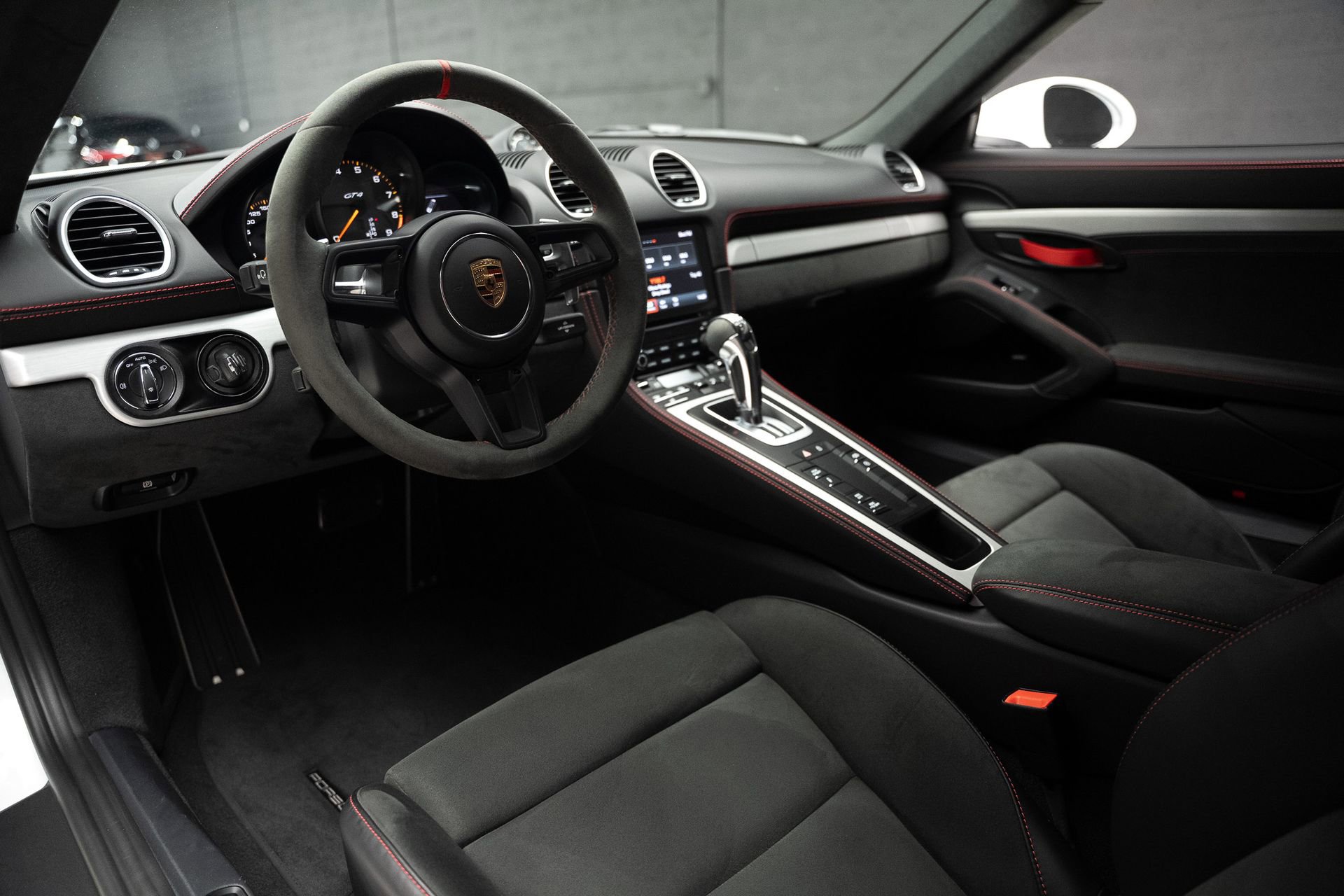 Used 2023 Porsche 718 Cayman GT4 RWD image 2