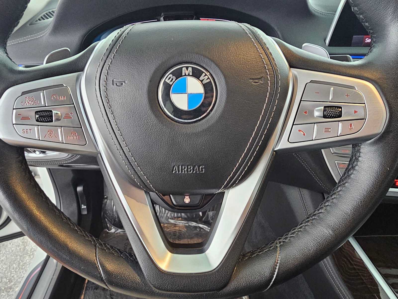 Used 2022 BMW 750i xDrive AWD/4WD image 22