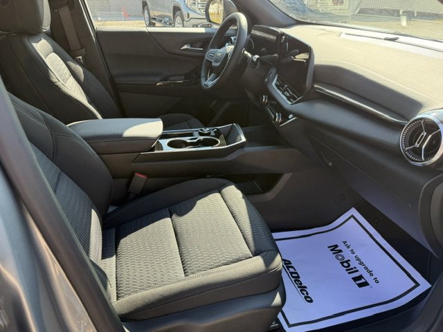 New 2027 Chevrolet Equinox LT w/ Safety and Technology Package FWD image 15
