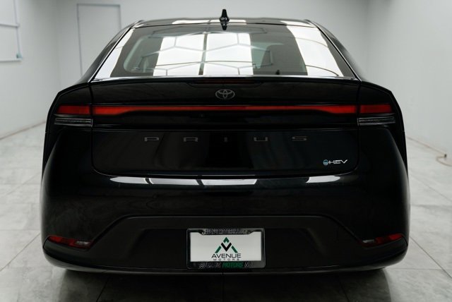 Used 2024 Toyota Prius LE image 8