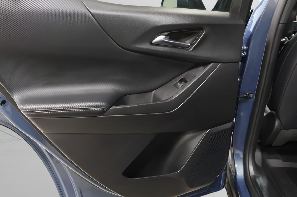 New 2027 Chevrolet Equinox LT w/ Convenience Package II FWD image 23