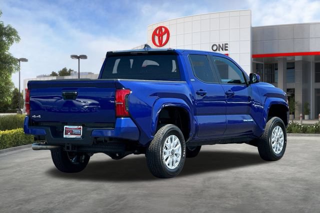 Used 2025 Toyota Tacoma SR5 AWD/4WD image 4