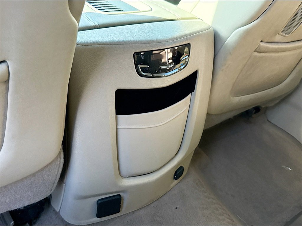 Used 2018 Cadillac Escalade Luxury image 29