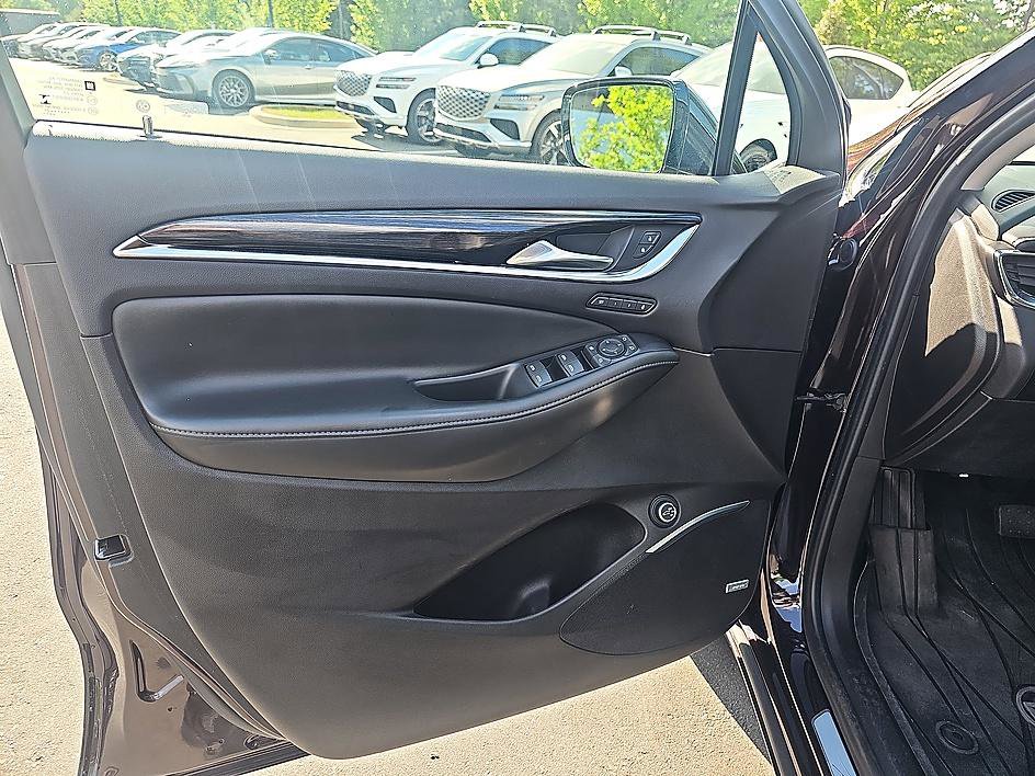 Used 2021 Buick Enclave Avenir w/ Avenir Technology Package image 11