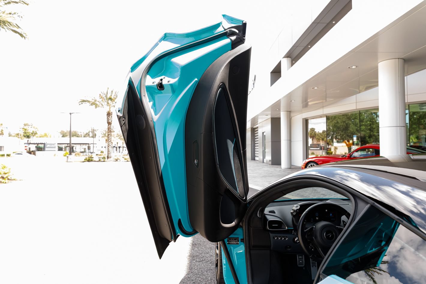 Used 2023 McLaren Artura RWD image 23