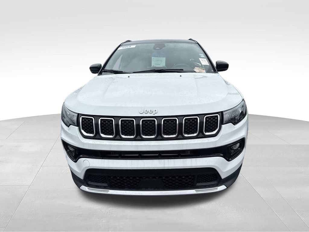 Used 2023 Jeep Compass Limited AWD/4WD image 7