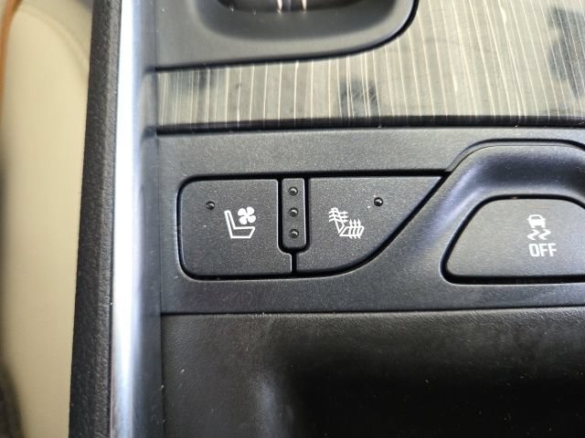Used 2019 Chevrolet Impala Premier w/ Premier Convenience Package FWD image 8