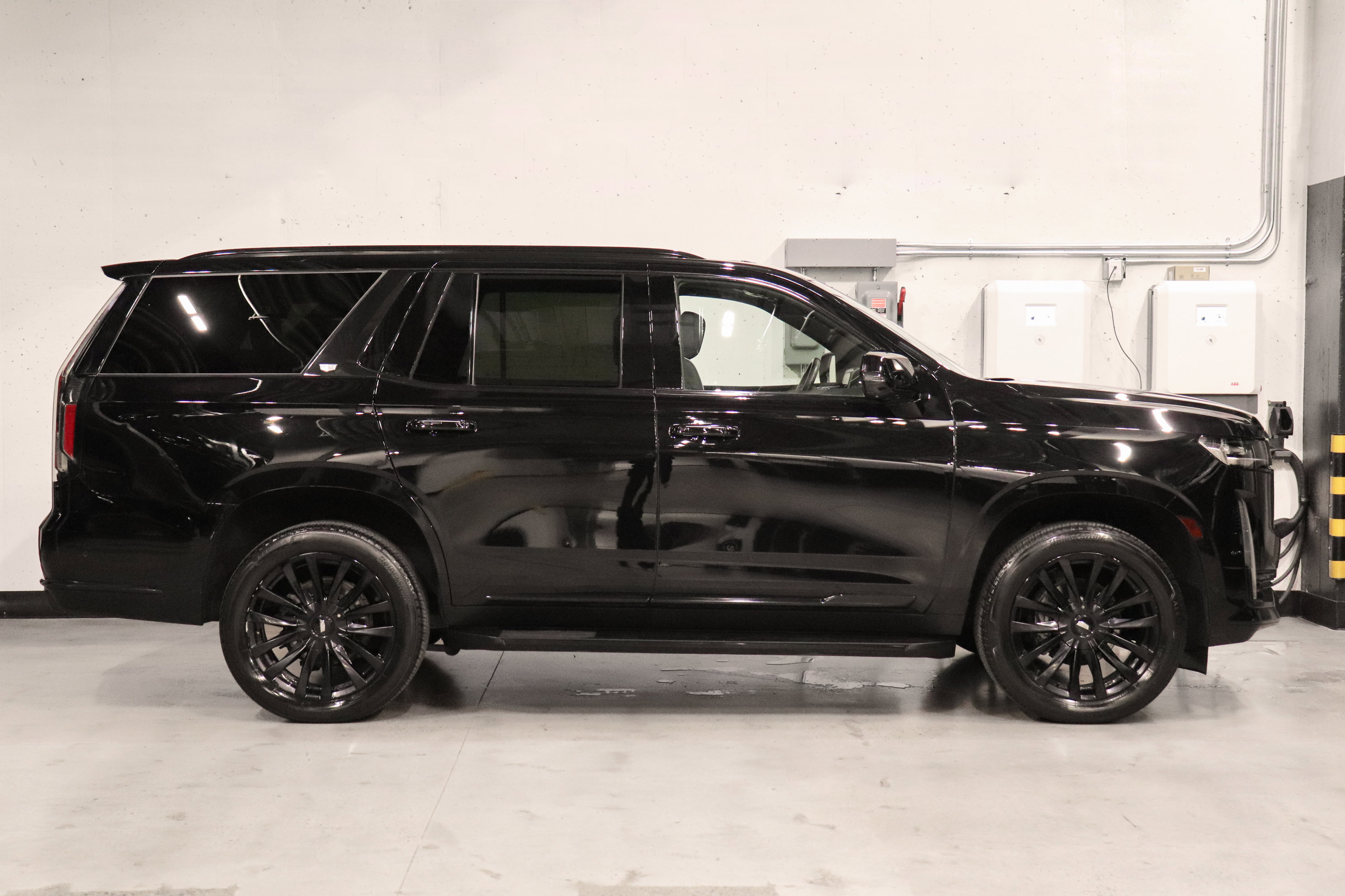 Used 2022 Cadillac Escalade Premium Luxury image 5