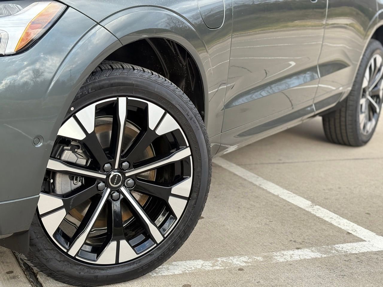 New 2026 Volvo XC60 T8 Plus w/ Protection Package Premier image 10