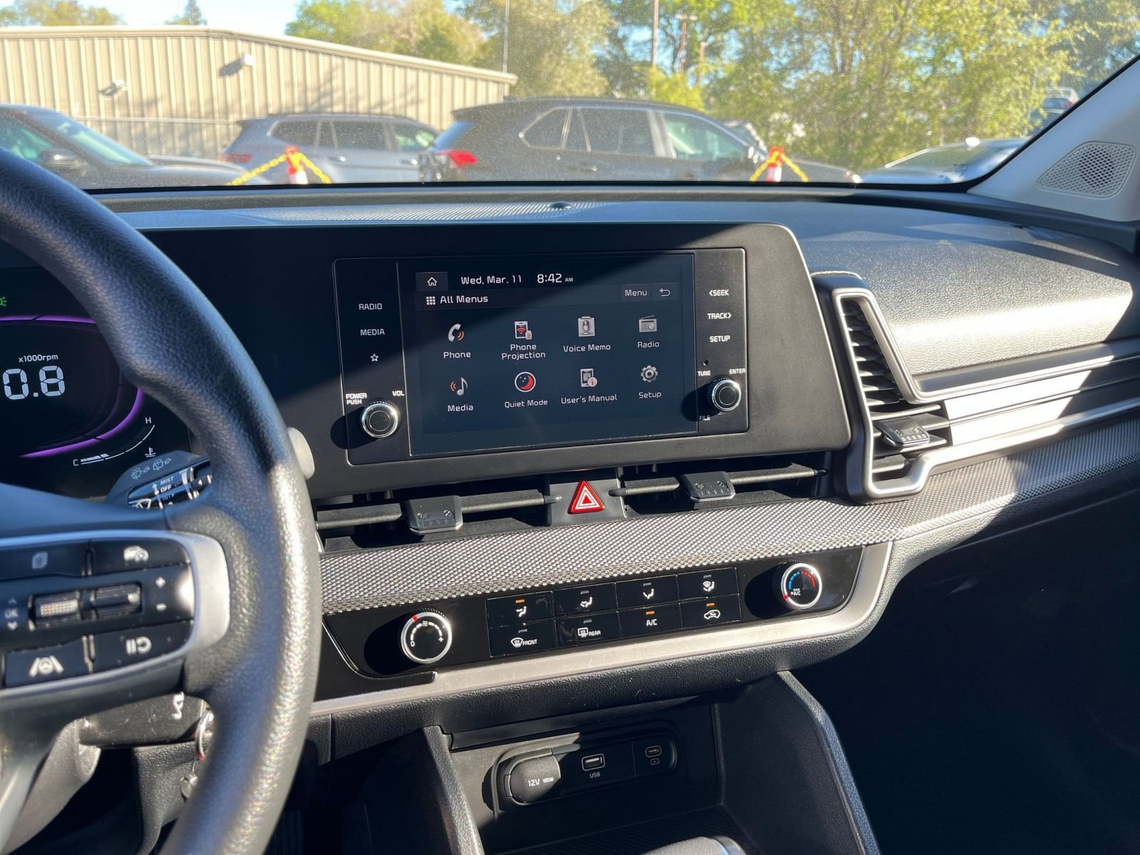 Used 2025 Kia Sportage LX image 17