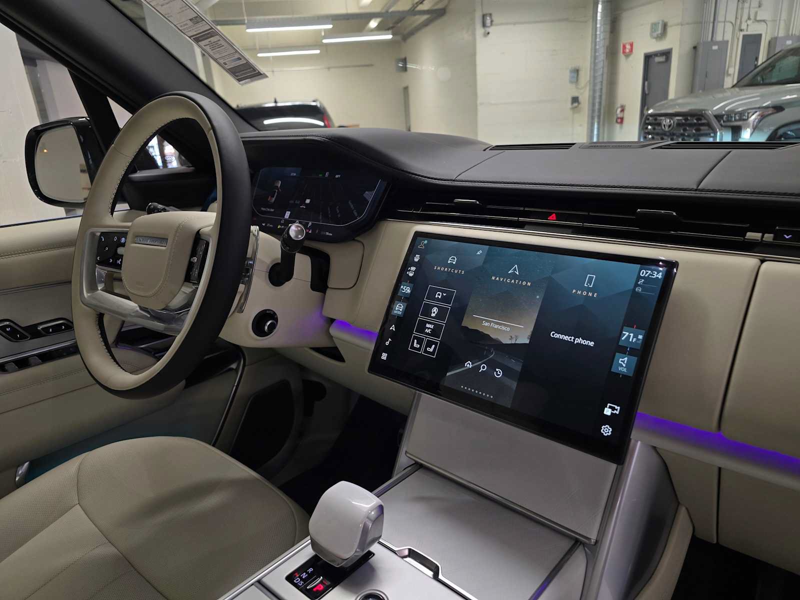 New 2025 Land Rover Range Rover SV AWD/4WD image 10