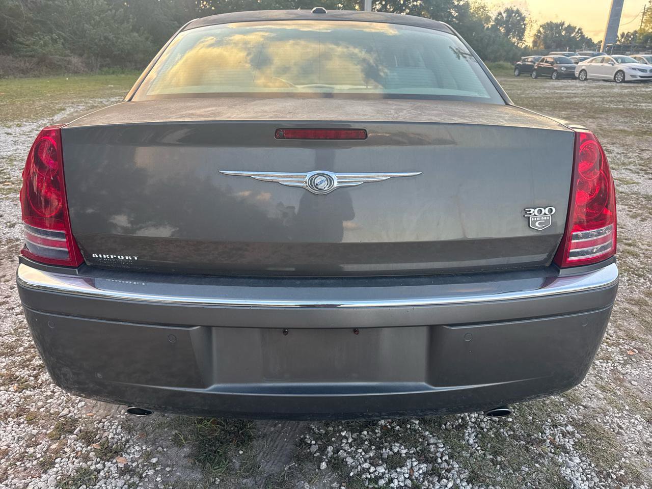 Used 2010 Chrysler 300 C w/ Luxury Group II RWD image 5