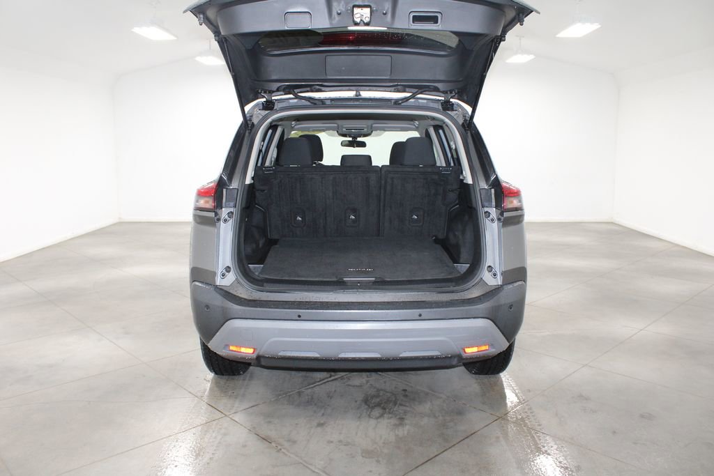 Used 2023 Nissan Rogue S image 14