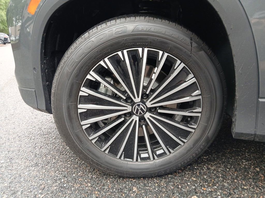 New 2025 Volkswagen Tiguan S w/ 18" Wheel Package image 25