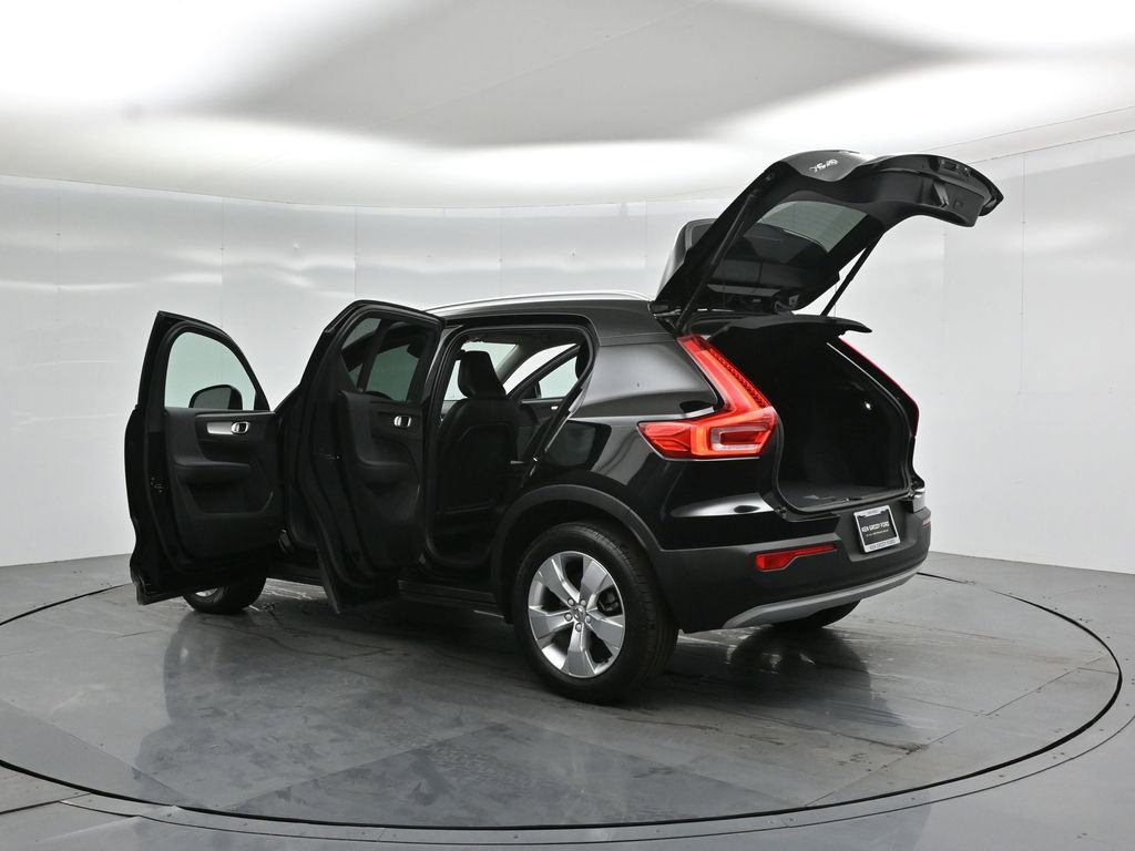 Used 2022 Volvo XC40 T5 Momentum AWD/4WD image 32
