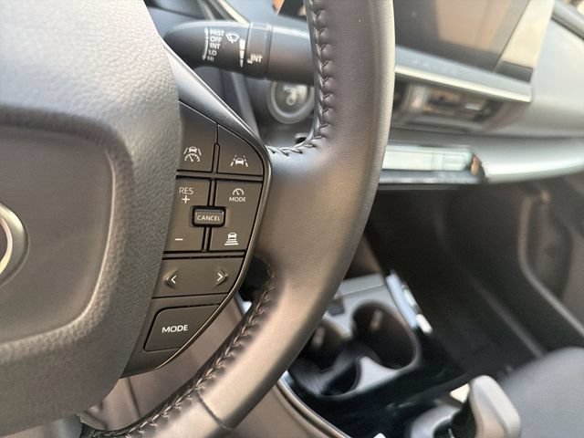 Certified 2025 Toyota Prius LE FWD image 18