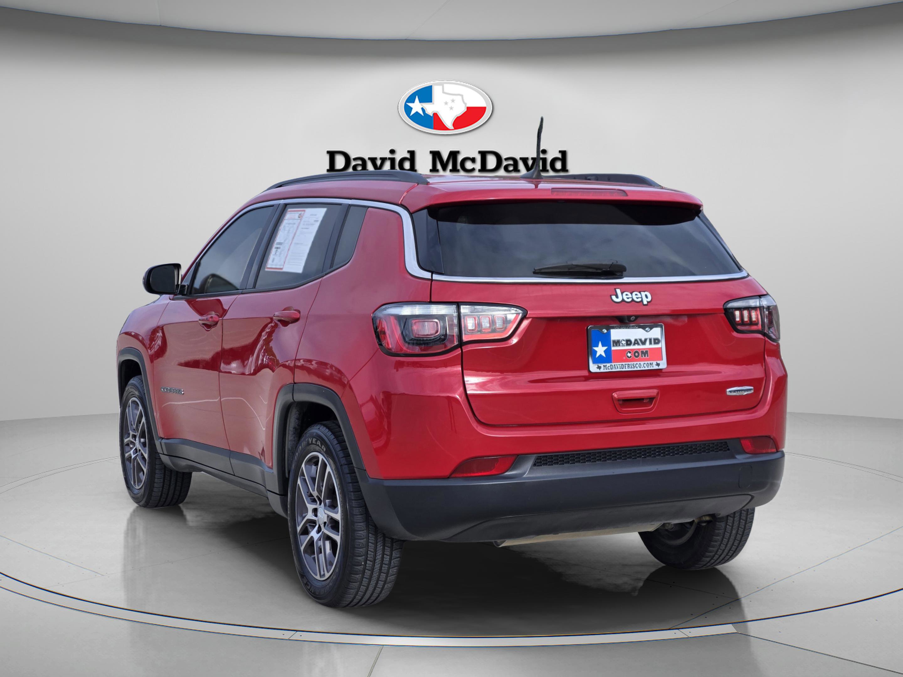Used 2017 Jeep Compass Latitude w/ Popular Equipment Group FWD image 4