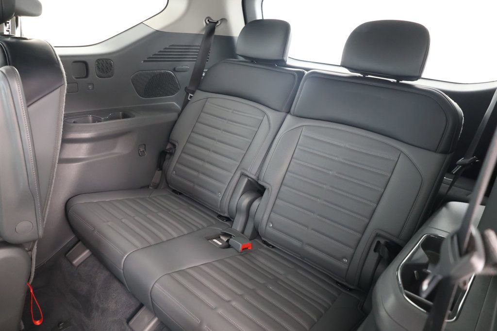 Used 2024 Kia EV9 Land image 23