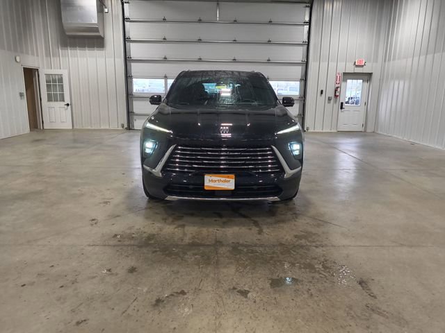 Used 2025 Buick Enclave Preferred AWD/4WD image 3