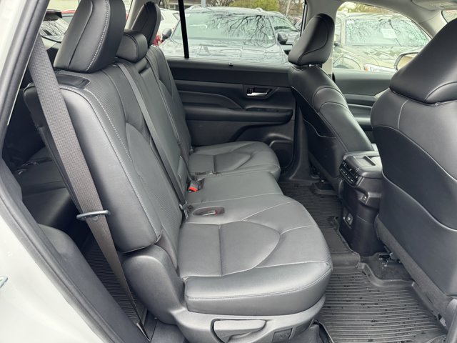 Used 2024 Toyota Grand Highlander AWD image 33