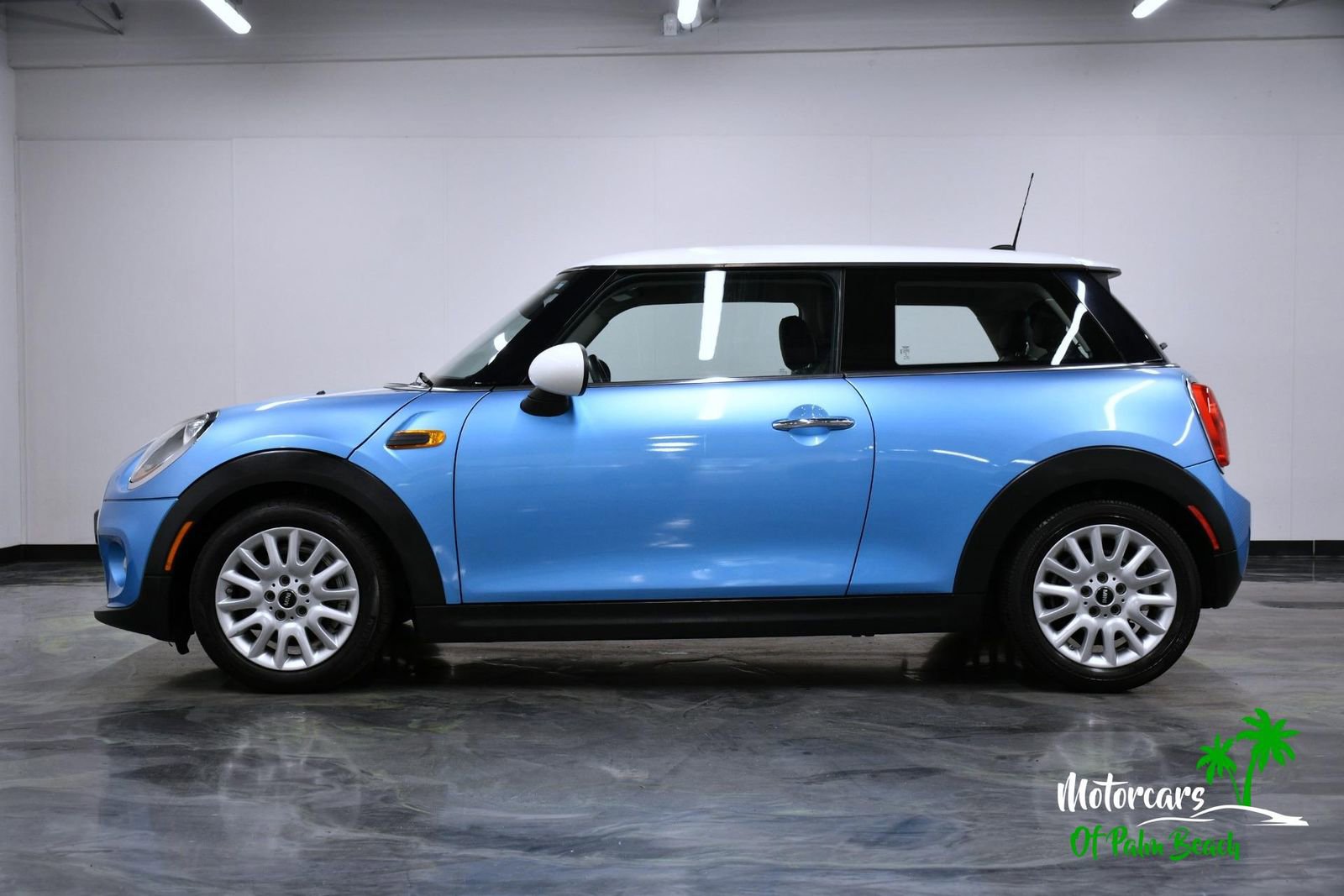 Used 2015 MINI Cooper 2-Door Hardtop FWD image 4