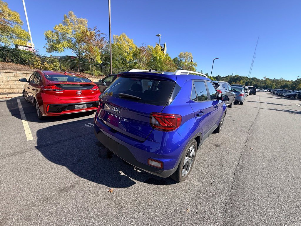 Certified 2024 Hyundai Venue SEL FWD image 6