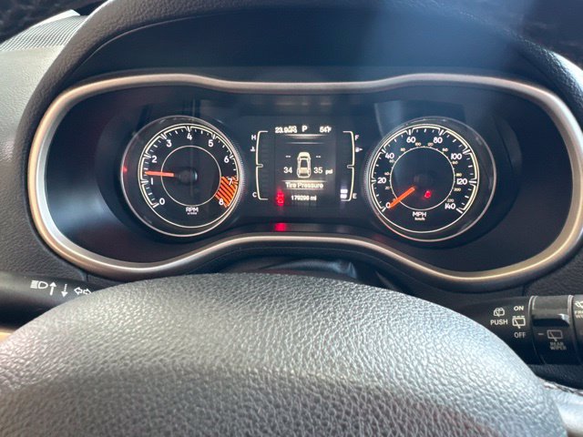 Used 2014 Jeep Cherokee Latitude AWD/4WD image 16