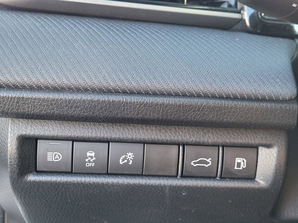 Used 2025 Toyota Camry SE image 27