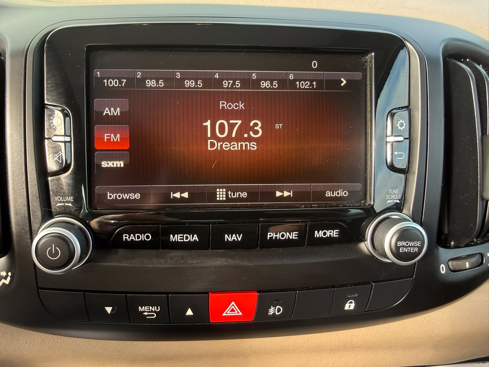 Used 2015 FIAT 500L Trekking FWD image 35