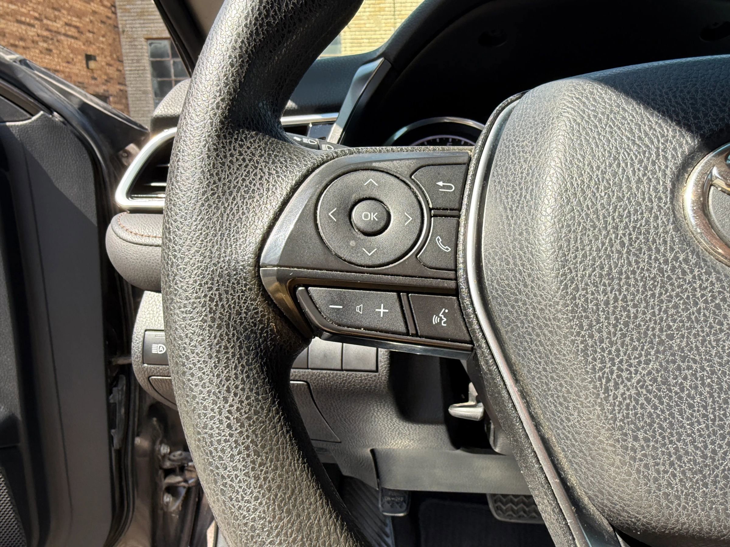 Used 2018 Toyota Camry LE image 15