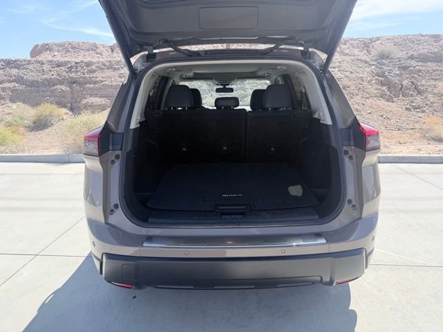 Certified 2024 Nissan Rogue SV w/ SV Premium Package FWD image 33