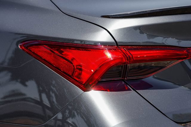 Used 2019 Toyota Avalon Touring w/ Advanced Safety Package FWD image 10